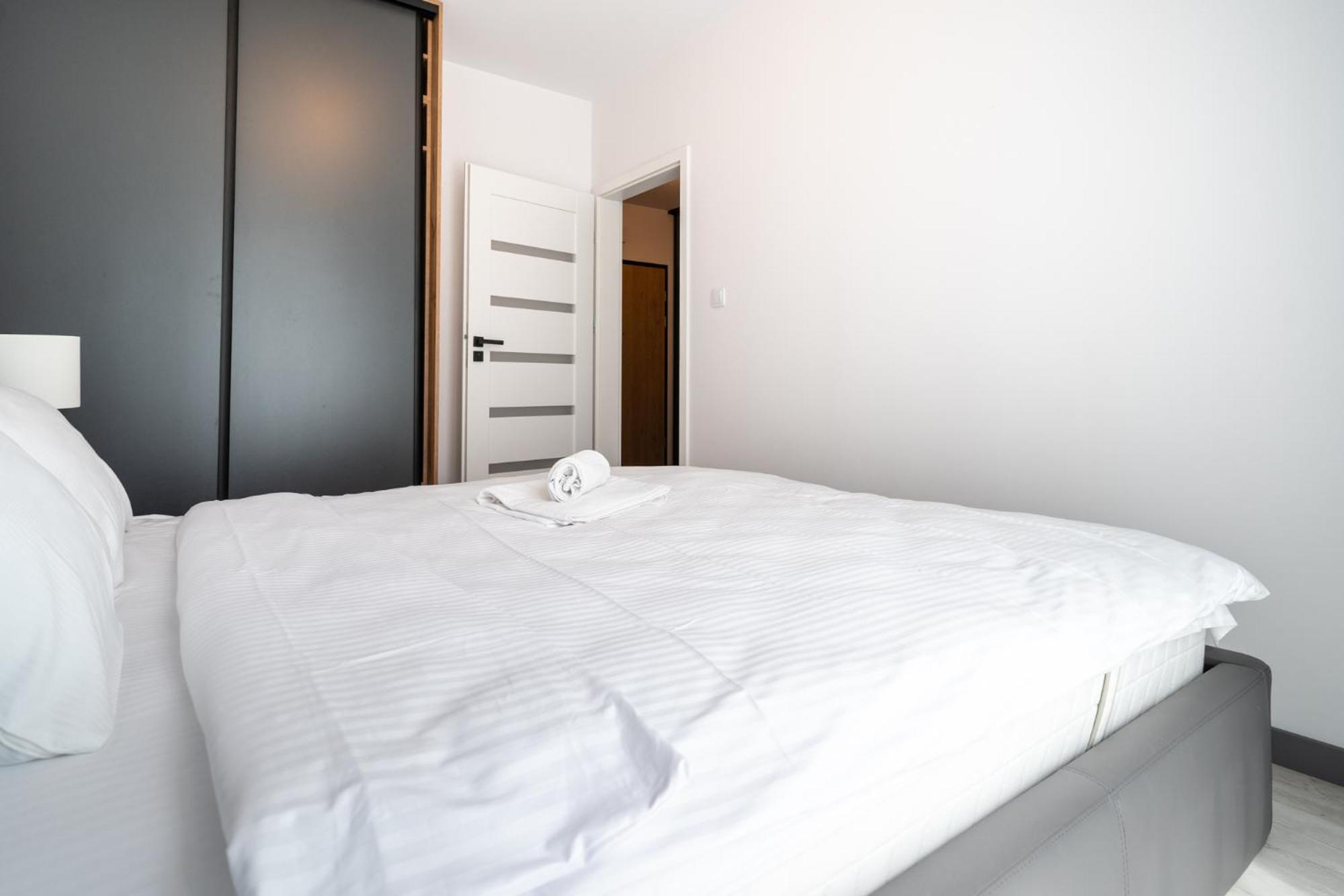 Raciborska 2-Bedroom Apartment Катовице Екстериор снимка