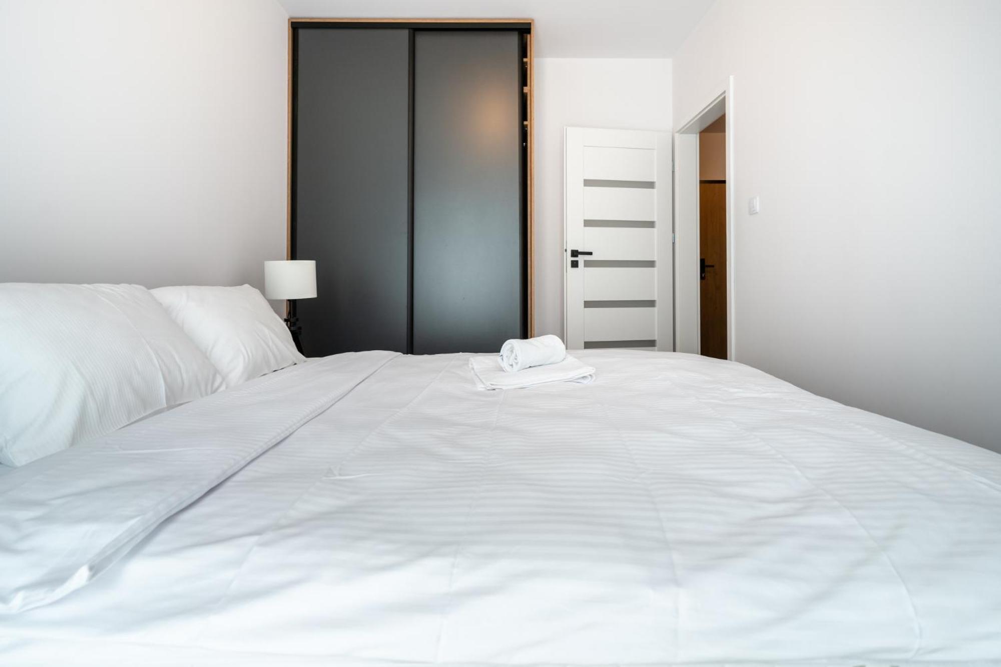 Raciborska 2-Bedroom Apartment Катовице Екстериор снимка